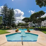 - Beachfront Luxury Apartment, 5br Playas Del Duque Marbella