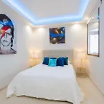 Daire - Beachfront Luxury Apartment, 5br Playas Del Duque