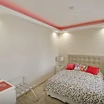 - Beachfront Luxury Apartment, 5br Playas Del Duque