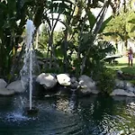 - Beachfront Luxury Apartment, 5br Playas Del Duque Apartman