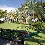- Beachfront Luxury Apartment, 5br Playas Del Duque Marbella