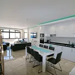- Beachfront Luxury Apartment, 5br Playas Del Duque Marbella