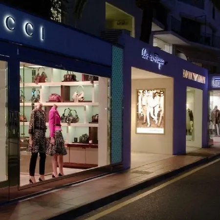 アパート Marbella Home Rentals - Beachfront Luxury Apartment, 5Br Playas Del Duque