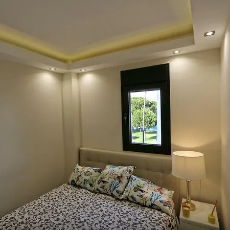 Marbella Home Rentals - Beachfront Luxury Apartment, 5Br Playas Del Duque * マルベーリャ