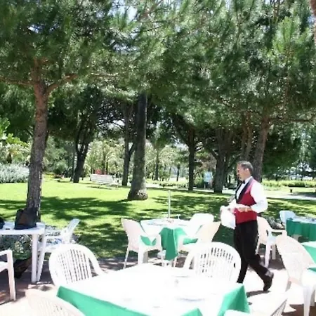 Marbella Home Rentals - Beachfront Luxury Apartment, 5Br Playas Del Duque Apartment Marbella