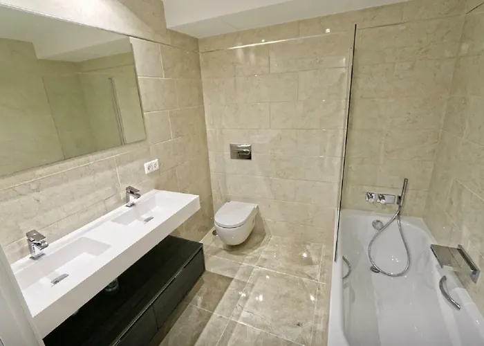 דירה Marbella Home Rentals - Beachfront Luxury Apartment, 5Br Playas Del Duque *