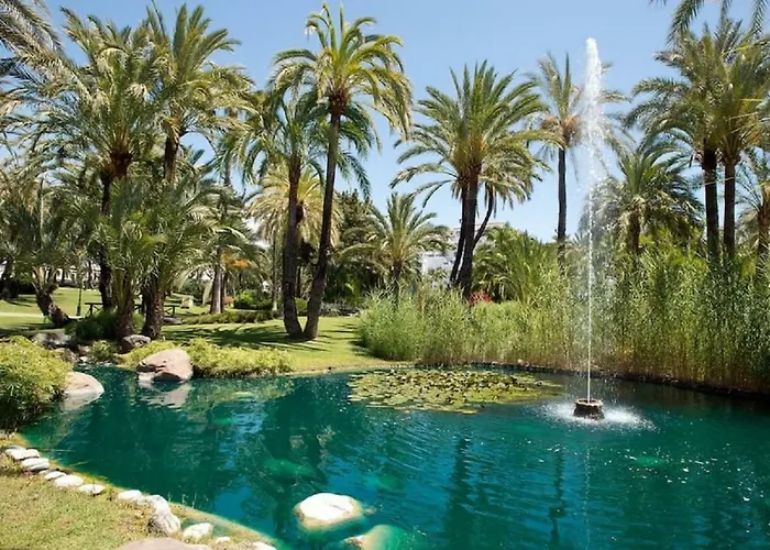 Marbella Home Rentals - Beachfront Luxury Apartment, 5Br Playas Del Duque דירה *