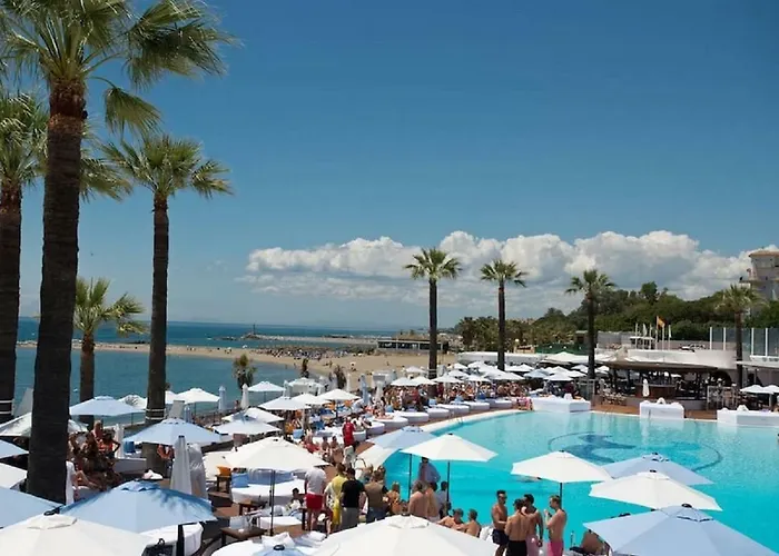 Apartment - Beachfront Luxury Apartment, 5br Playas Del Duque *